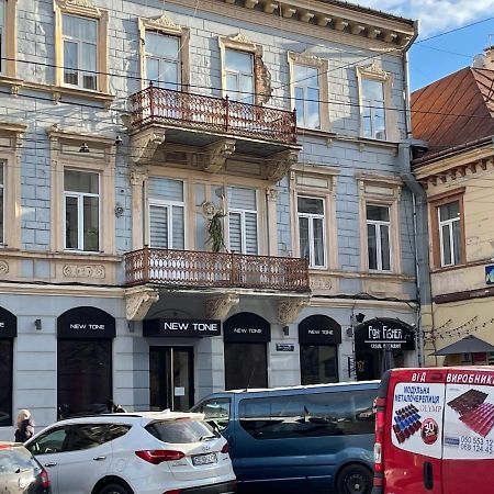 Lux Apartment In Zentrum チェルニウツィー エクステリア 写真